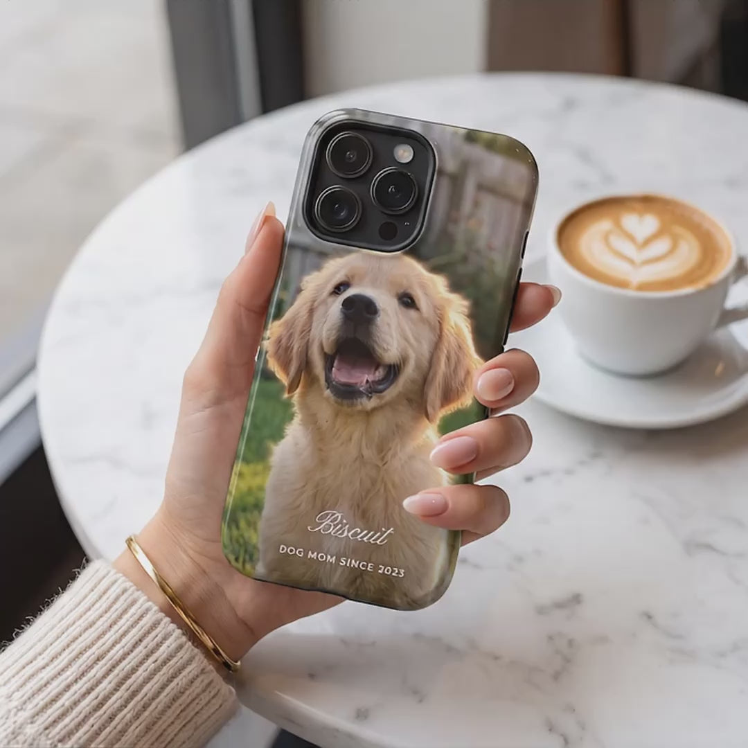 Video: full photo phone case in a café